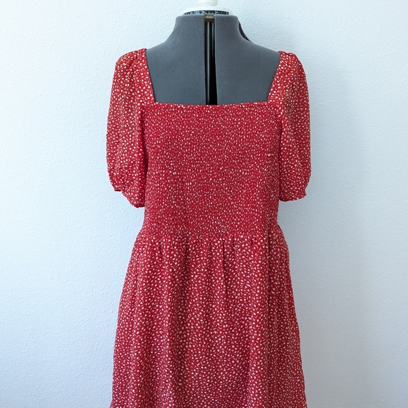 Dainty Floral Dress - Picture 5 of 5